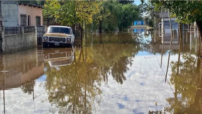 Centenares de evacuados en Entre Ríos por la creciente que baja de Brasil