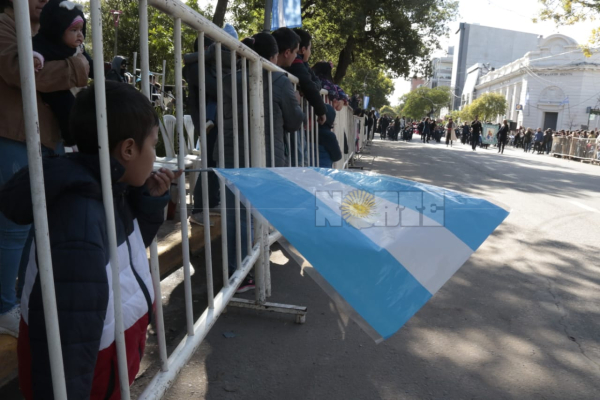 Jornada patria a pleno sol en la capital chaqueña