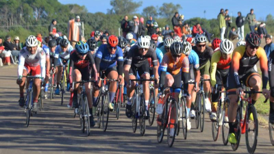El deporte del pedal vivió su fiesta en remozado óvalo de Resistencia