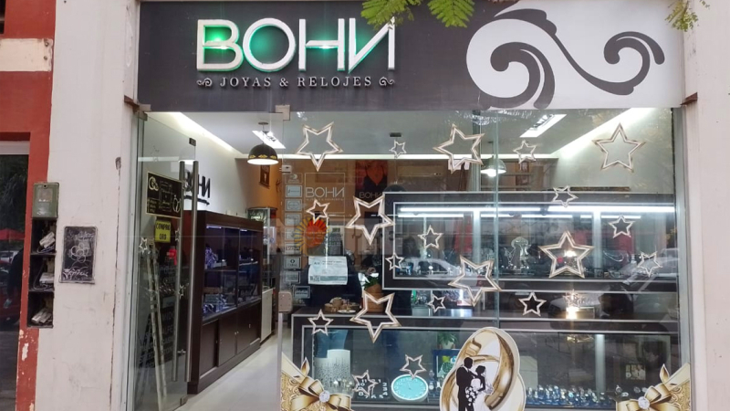 Golpe a joyería a una cuadra de la plaza central: estiman un botín de $ 250 millones