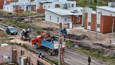 Chacra 137: la red de agua llegó a 282 viviendas y avanza el tendido eléctrico
