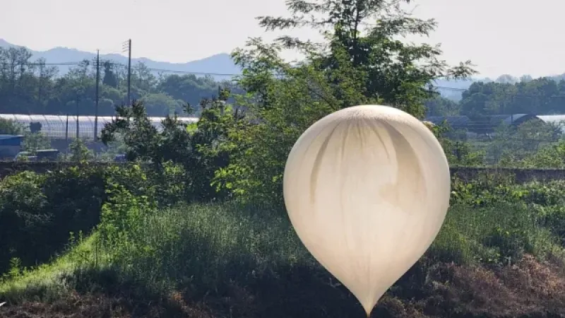 Corea del norte lanzó globos de basura hacia Corea del Sur