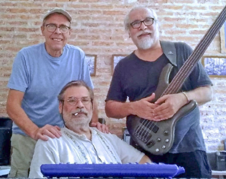 guau-trio.jpg