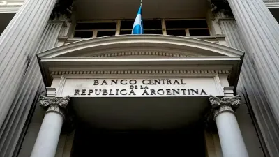Flexibilizarán los controles cambiarios "siempre y cuando no haya riesgo de más inflación"