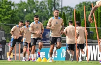 Scaloni juega a las escondidas y mantiene dudas en cada línea