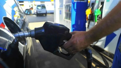 Las ventas de nafta y gasoil cayeron 8% en mayo