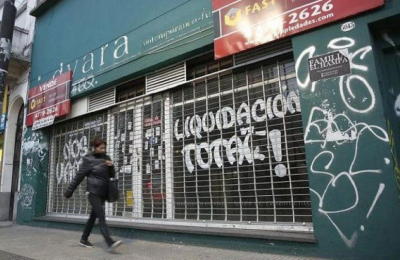 La actividad económica volvió a caer en abril y acumula seis meses de baja