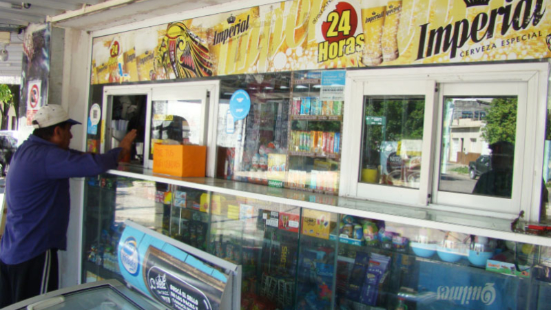 Los kioscos apuestan fuerte a su ventaja de cercanía para mantener ventas