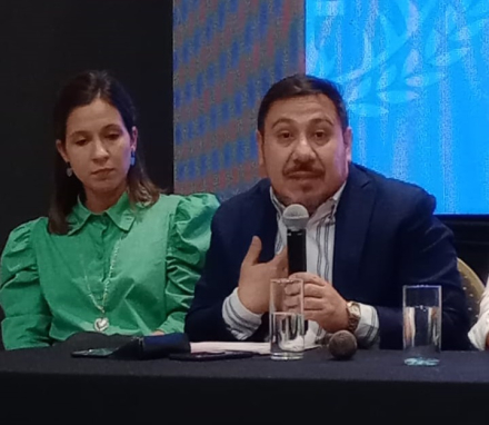 ella y el.jpeg