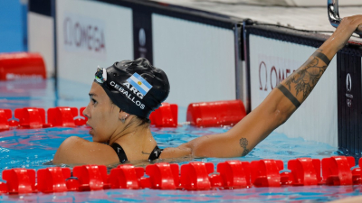 Macarena Ceballos brilló en natación y se metió en las semifinales de los 100 metros pecho