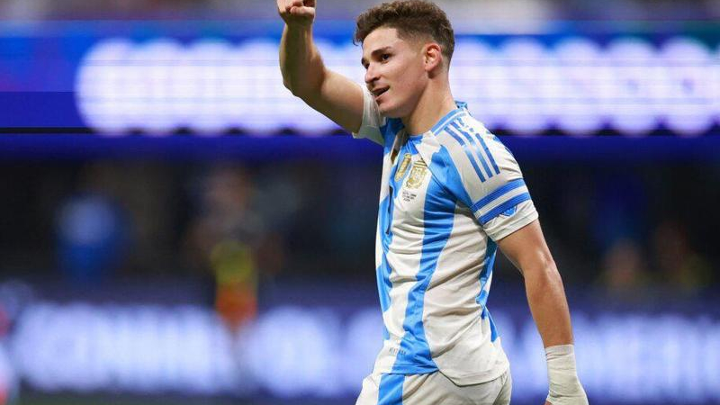 Atlético de Madrid ofertó 70 millones de Euros por Julián Álvarez