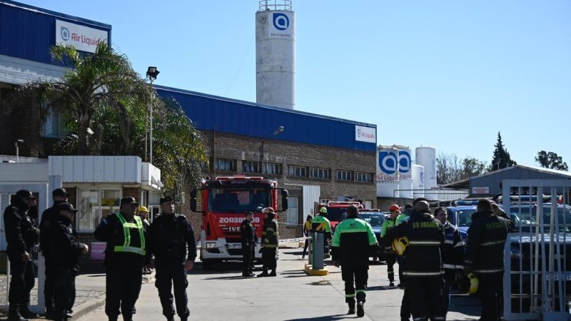 Avioneta se estrelló contra una planta de gas en Rosario