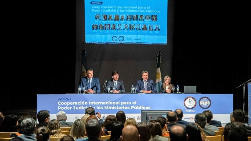 Zdero abrió jornadas de cooperación internacional en políticas criminales