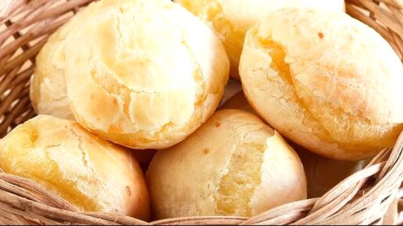 Recetas de buñuelos, chipá y medialunas para disfrutar un día de lluvia