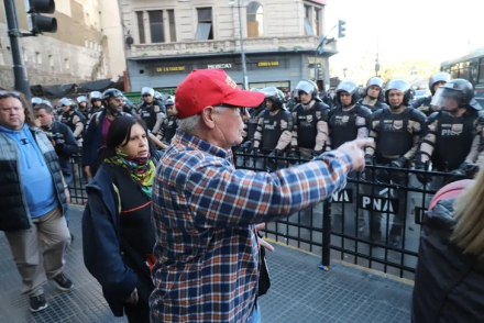 jubilados congreso.jpg
