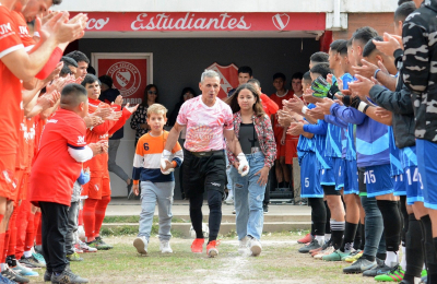 La despedida de un histórico: con 52 años, Adrián Halupa jugó su último partido oficial