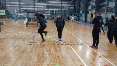 Mini atletismo y vóley, las propuestas en el Zapata