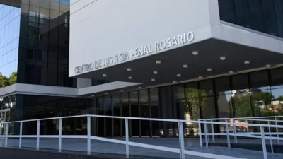 Sometió y hasta obligó a cometer un abuso sexual a una adolescente