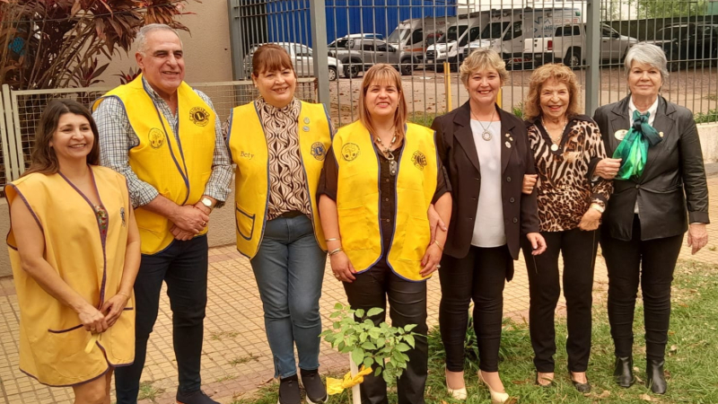 Club de Leones: donaron marcos de anteojos para una campaña de salud visual y juraron nuevos socios