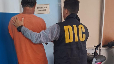 Brindaban por la amistad: uno se enojó y le pegó un tiro