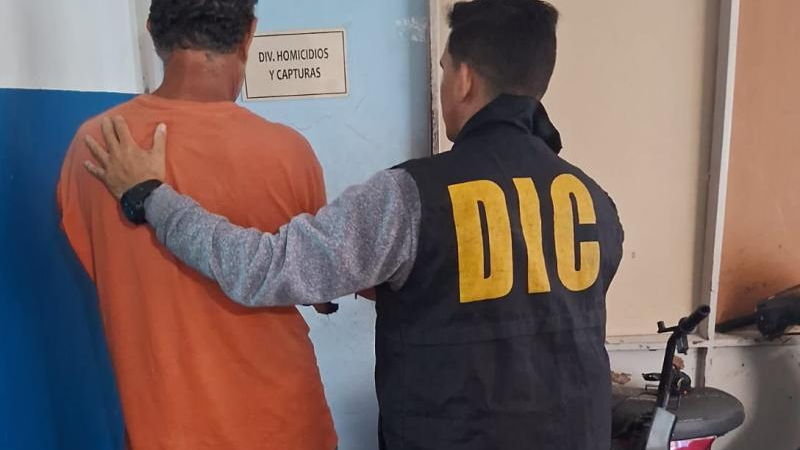 Brindaban por la amistad: uno se enojó y le pegó un tiro