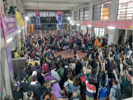 universidad-tomas.jpg