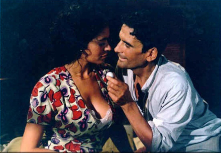 maria grazia cucinotta - massimo troisi.jpg