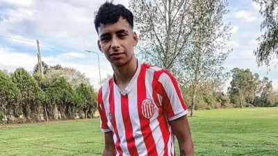 Condenaron a cinco años al policía que plantó un arma de juguete en el auto