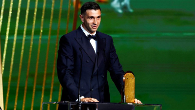 "Dibu" es el mejor arquero del mundo por segundo año consecutivo