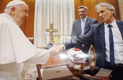 "Tuvo un gesto de humildad y grandeza", dijo Zdero tras reunión con Francisco