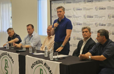 Zdero firmó convenio con la Sociedad
Rural y entregó créditos a productores