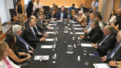 La CGT empieza a normalizar su relación con los libertarios
