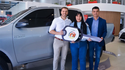 Profesora de química retiró su camioneta 0km