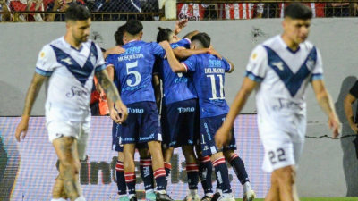 Vélez perdió ante Unión y le puso suspenso a la definición del torneo