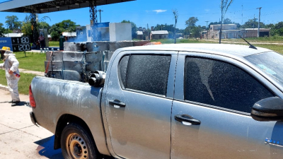Apicultores sufrieron el incendio de cajones de miel en pleno traslado
