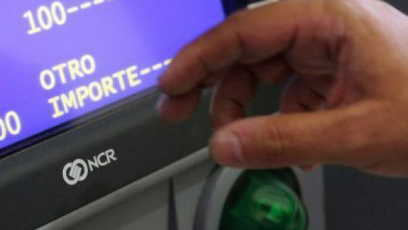 Digitalización bancaria, un problema para personas mayores