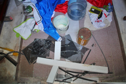 destrozos cementerio 2.jpg