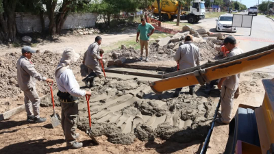 Avanza el plan de bacheo en la calle Tatané de Barranqueras