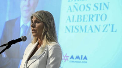 Emotivo homenaje al fiscal Alberto Nisman en la AMIA