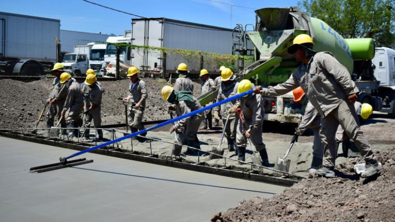 Intenso trabajo para encarar etapa final de obras en la avenida Coronel Falcón