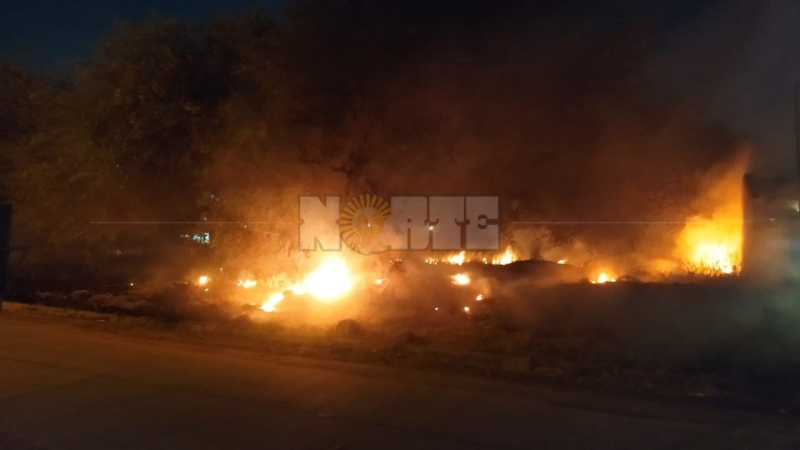 Incendio en barrio STM: vecinos sufren la quinta quema de pastizales en el mismo predio