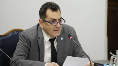 Un Secretario de Cultura que no puede recomendar un libro o una película