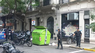 Encontraron partes de un cuerpo descuartizado en un contenedor