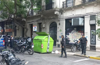 Encontraron partes de un cuerpo descuartizado en un contenedor