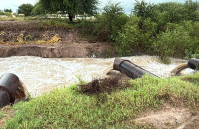 Luego del diluvio, el sistema de bombeo sigue funcionando a pleno en Sáenz Peña