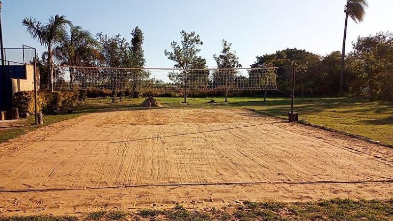 Fue estafado en casi 17 millones por una cancha de pádel que nunca se hizo