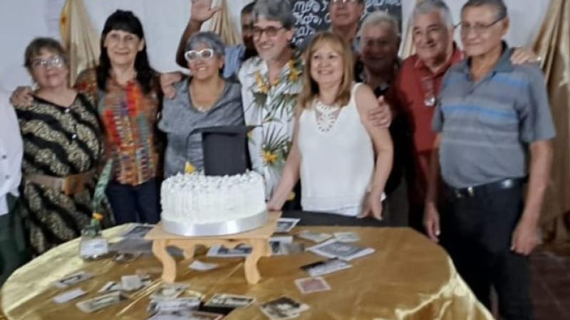 Emotivo reencuentro en la Escuela 74 de Samuhú