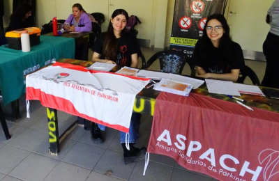 "También la familia de un paciente con párkinson necesita contención"
