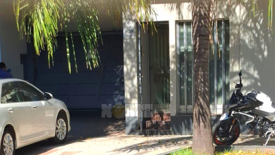 Delincuentes entraron a la casa de un juez del Superior Tribunal a cien metros de la Comisaría Segunda