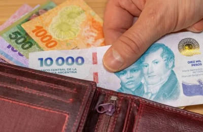 Advierten que el salario negociado se estancó desde diciembre y proyecta caídas en marzo y abril